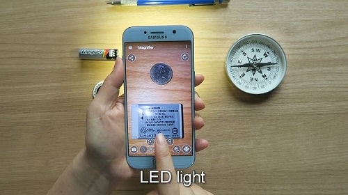 Smart Magnifier- LED Flash light-min